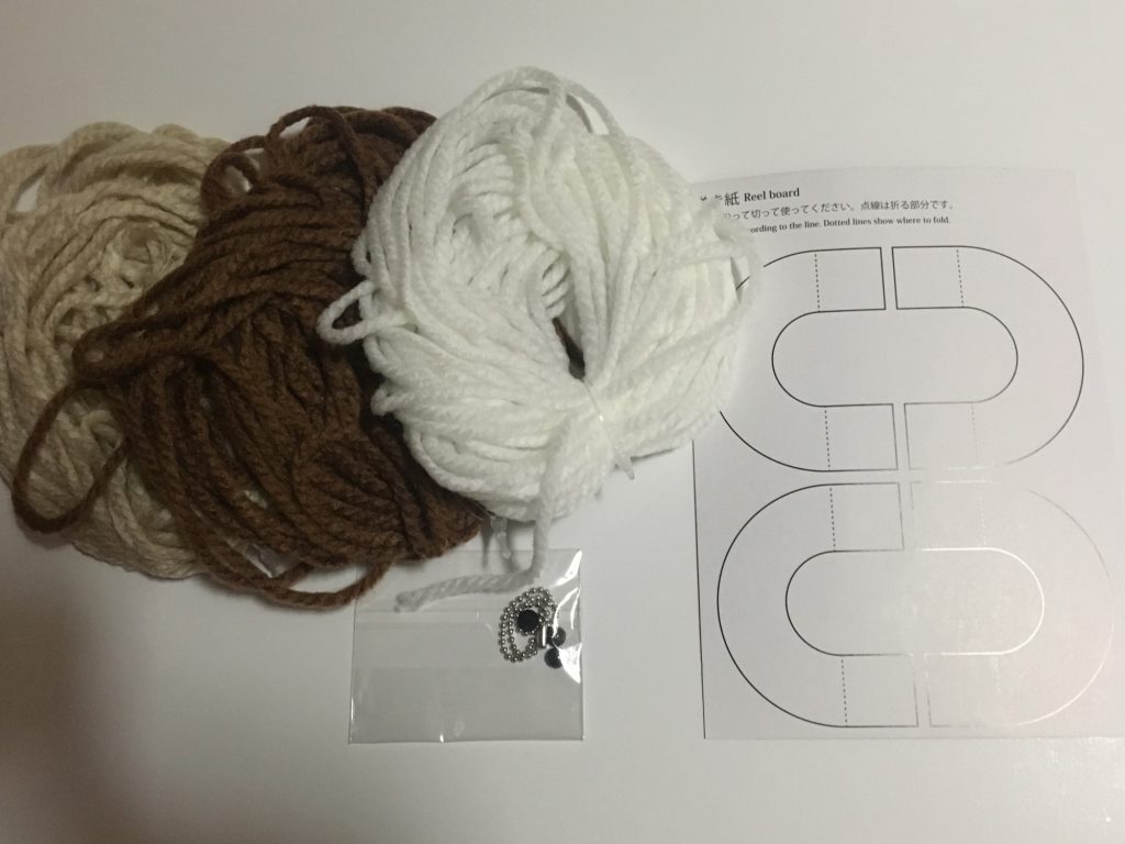 毛糸作業が楽しすぎる かわいいぽんぽんハリネズミをdaiso ダイソー キットで作ってみた 初心者ハンドメイドの作り方なら Momo工房ブログ